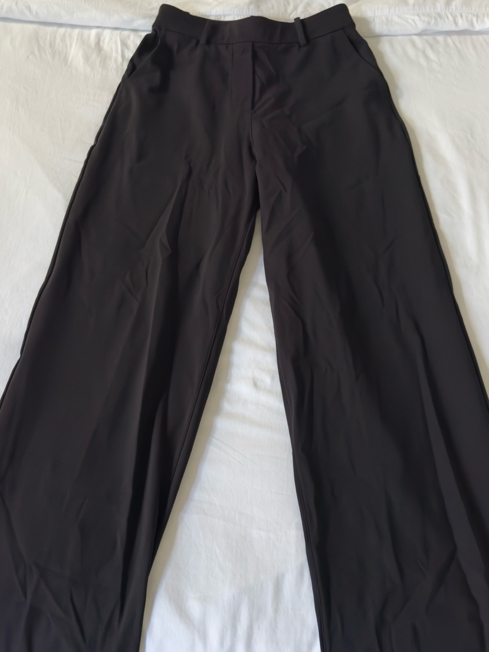 Lululemon Daydrift HighRise Wide Leg Trouser
Regular Black